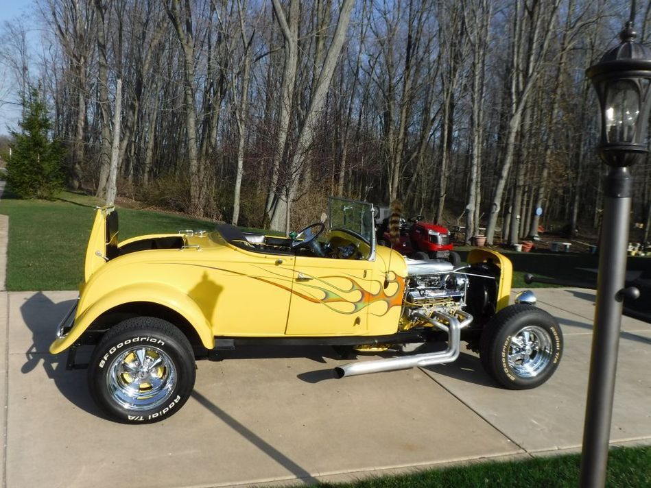 1929 Ford Coupe Yellow Flaming Hot Rod 350 Chevy
