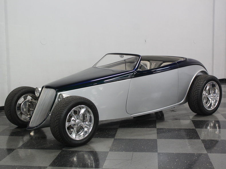 1933 Ford Roadster hot rod