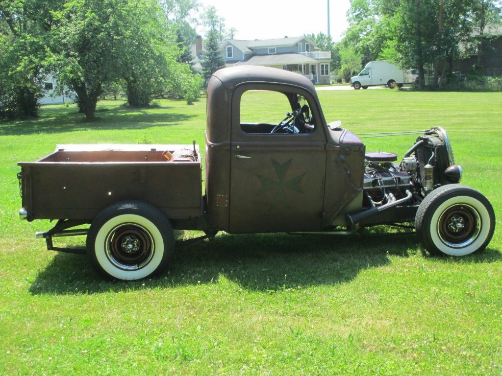 Nice patina 1940 Ford Pickups hot rod