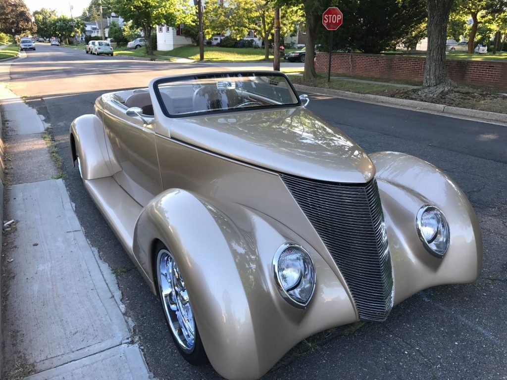 Cool running 1937 Ford hot rod