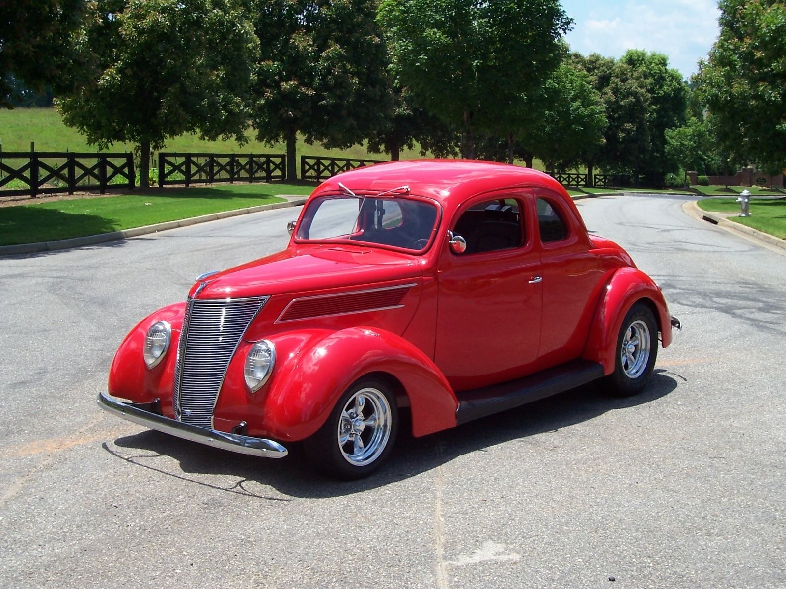 Show winner 1937 Ford 5 Window Coupe Hot Rod for sale