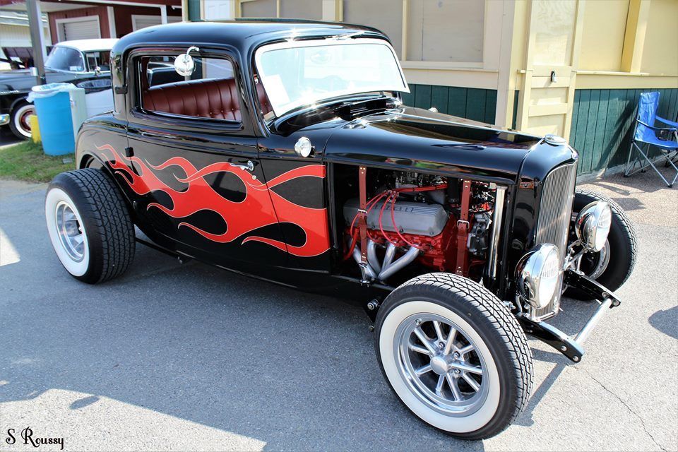 traditional 1932 Ford hot rod