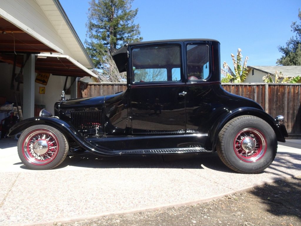 old style 1926 Ford Model T hot rod