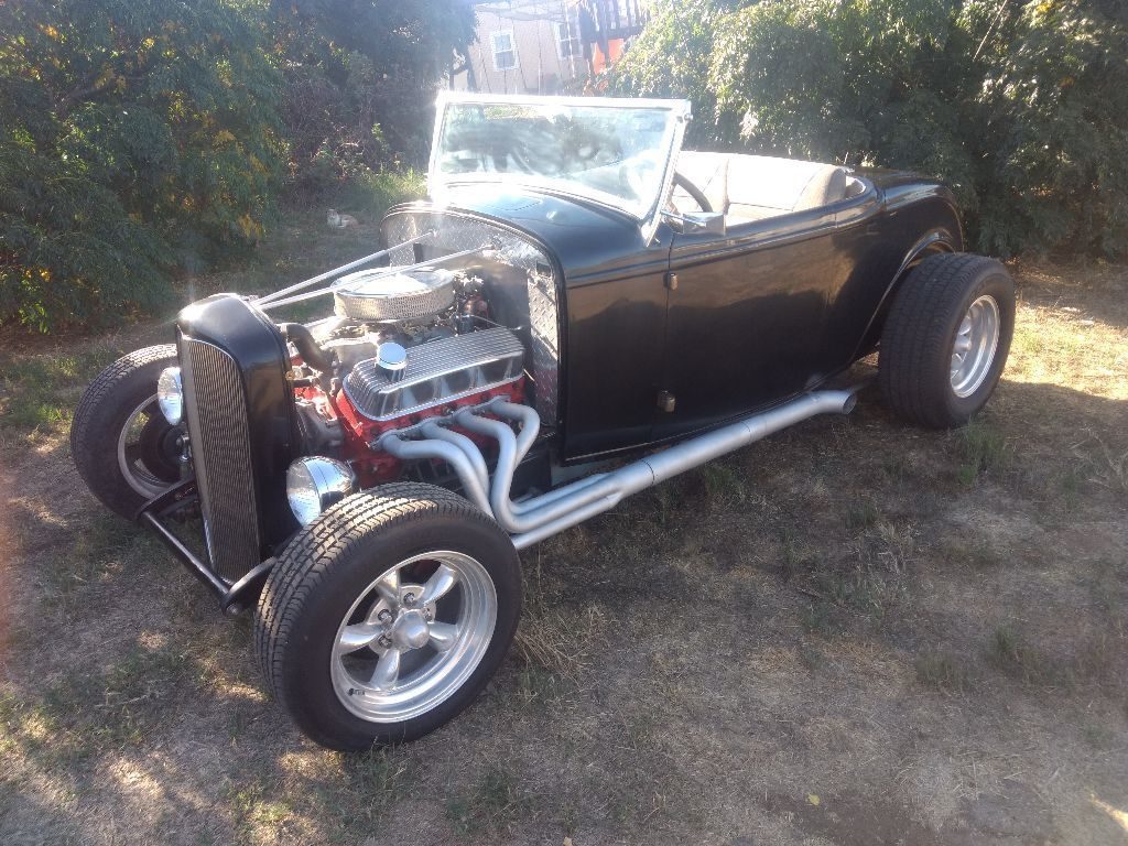 nice 1932 Ford Roadster hot rod