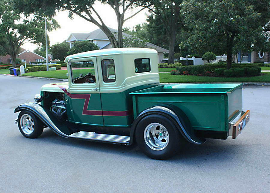 fast and smooth 1933 Ford Pickup hot rod