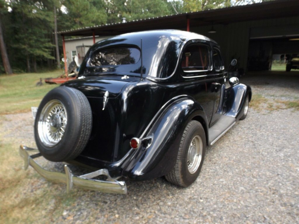 garage kept 1935 Ford 2 Door Sedan Hot Rod