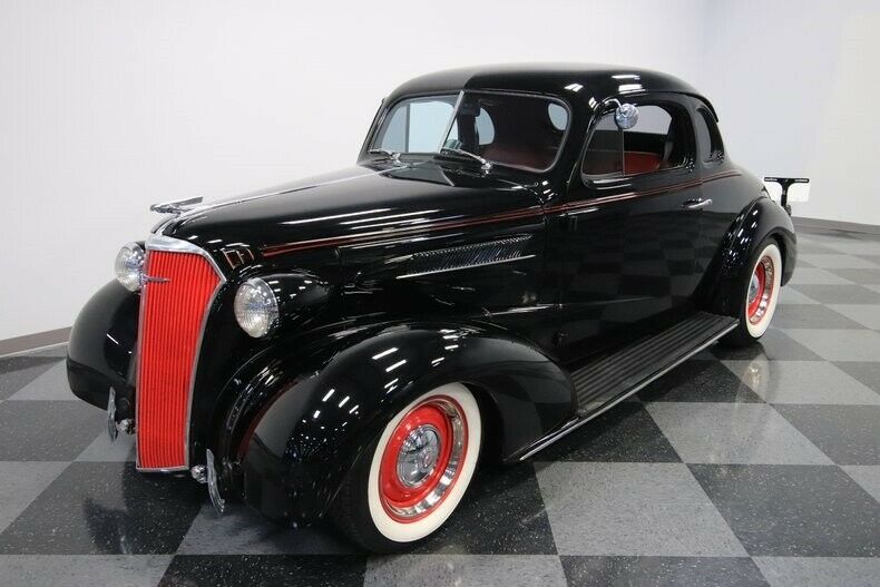 crate small block 1937 Chevrolet Deluxe hot rod