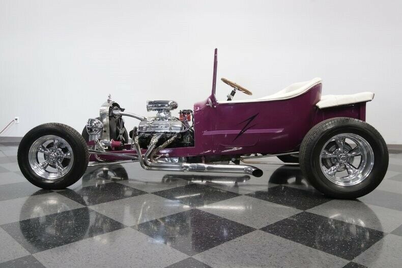 classic 1923 Ford T Bucket hot rod