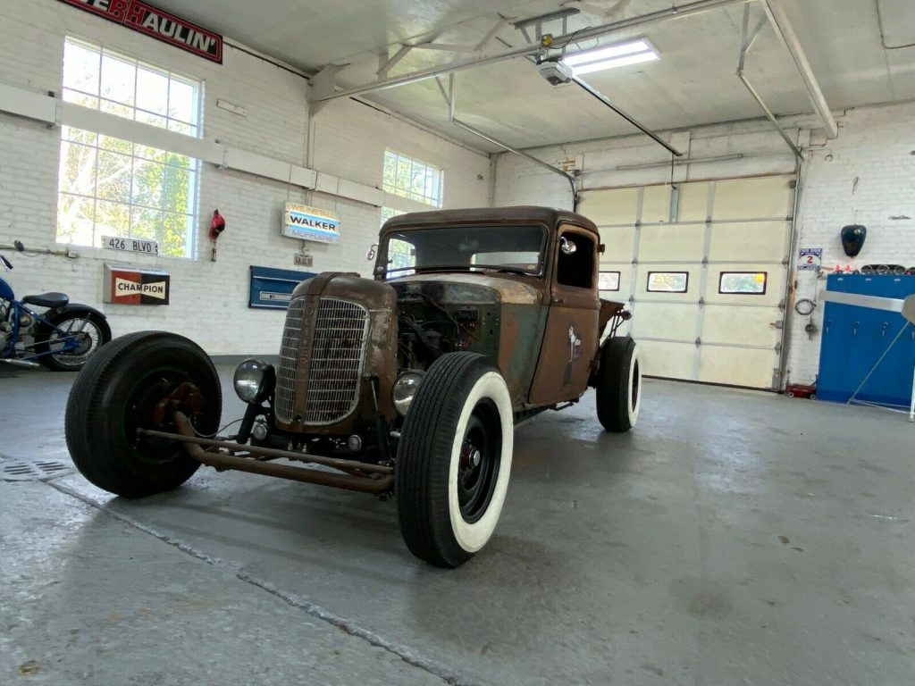 nice patina 1933 Dodge Truck hot rod
