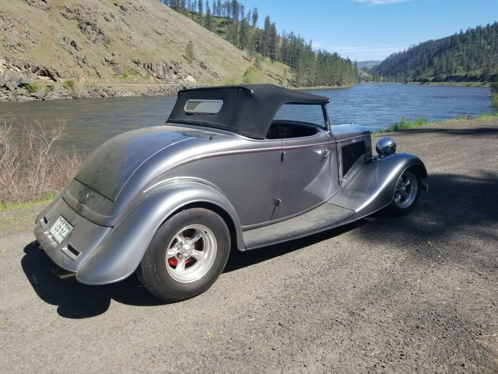 tuned up 1934 Ford Roadster Roadster Hot Rod