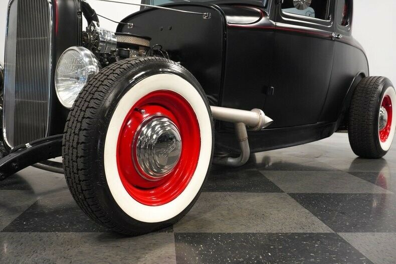 1932 Ford 5 Window Coupe hot rod [carefully crafted custom]
