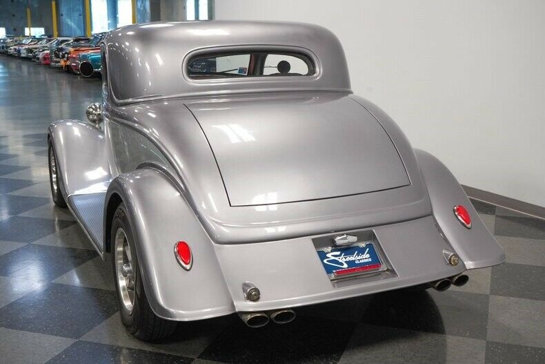 1934 Ford Coupe hot rod [shaved and chopped]