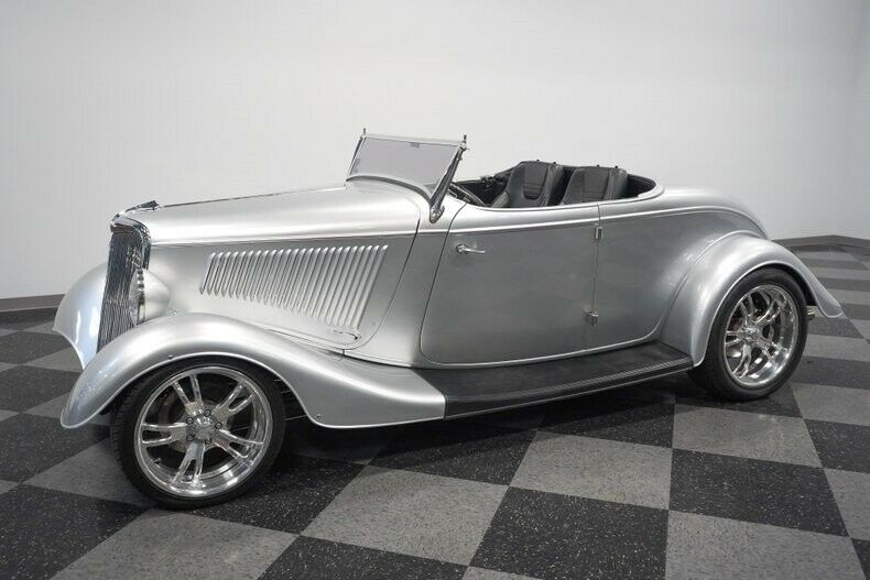 1934 Ford Roadster hot rod [awesome machine]
