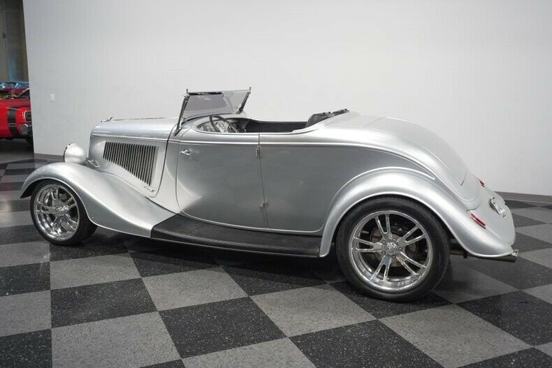 1934 Ford Roadster hot rod [awesome machine]