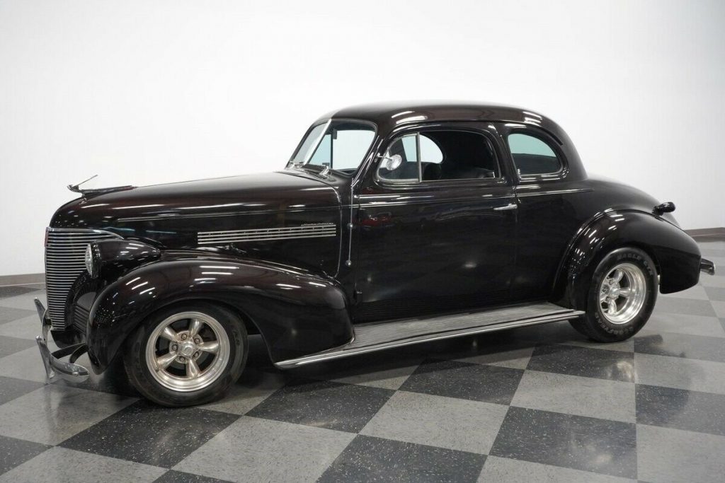 1939 Chevrolet Deluxe hot rod [small block Chevy]