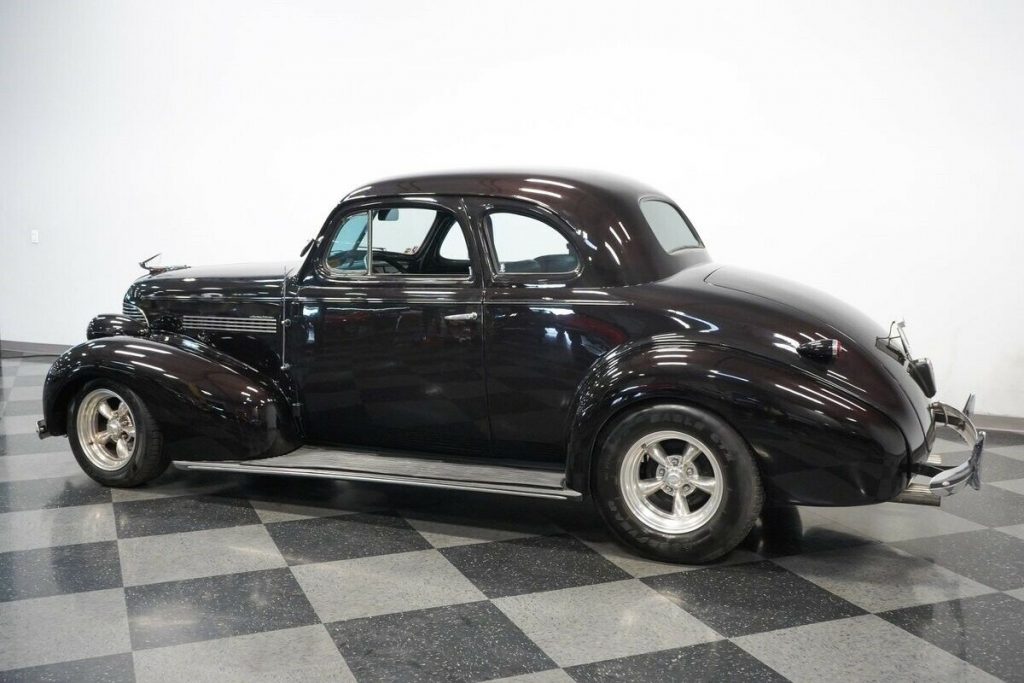 1939 Chevrolet Deluxe hot rod [small block Chevy]