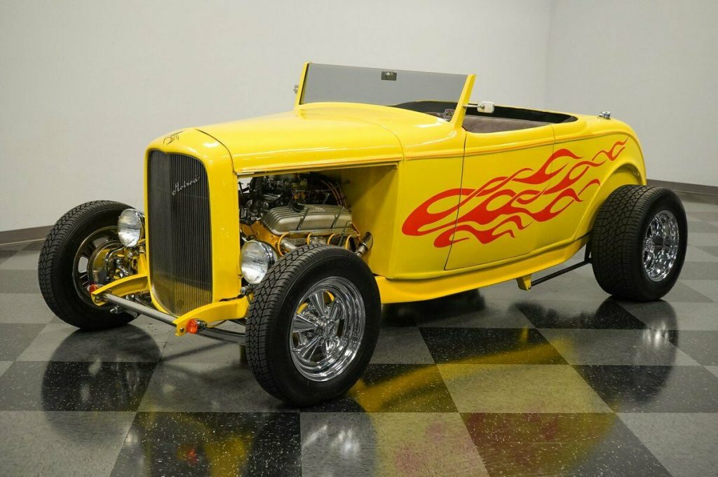 1932 Ford Roadster hot rod [nicely detailed]