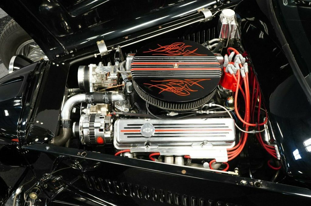 1933 Ford hot rod [thoughtful build over every inch]