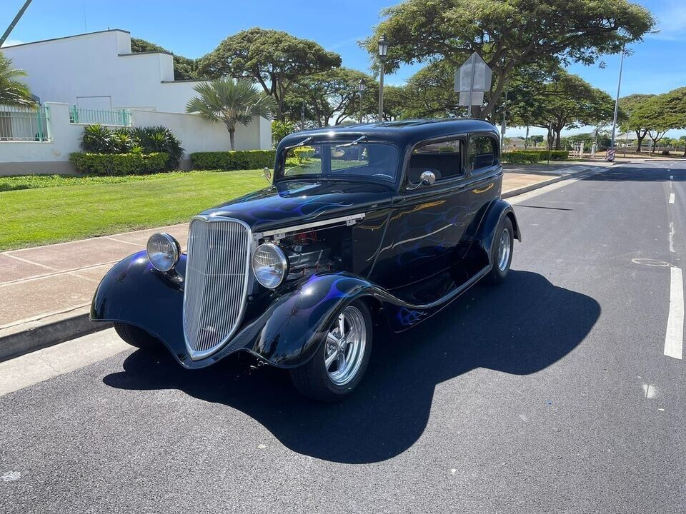 1933 Ford Sedan Street Rod [custom paint]