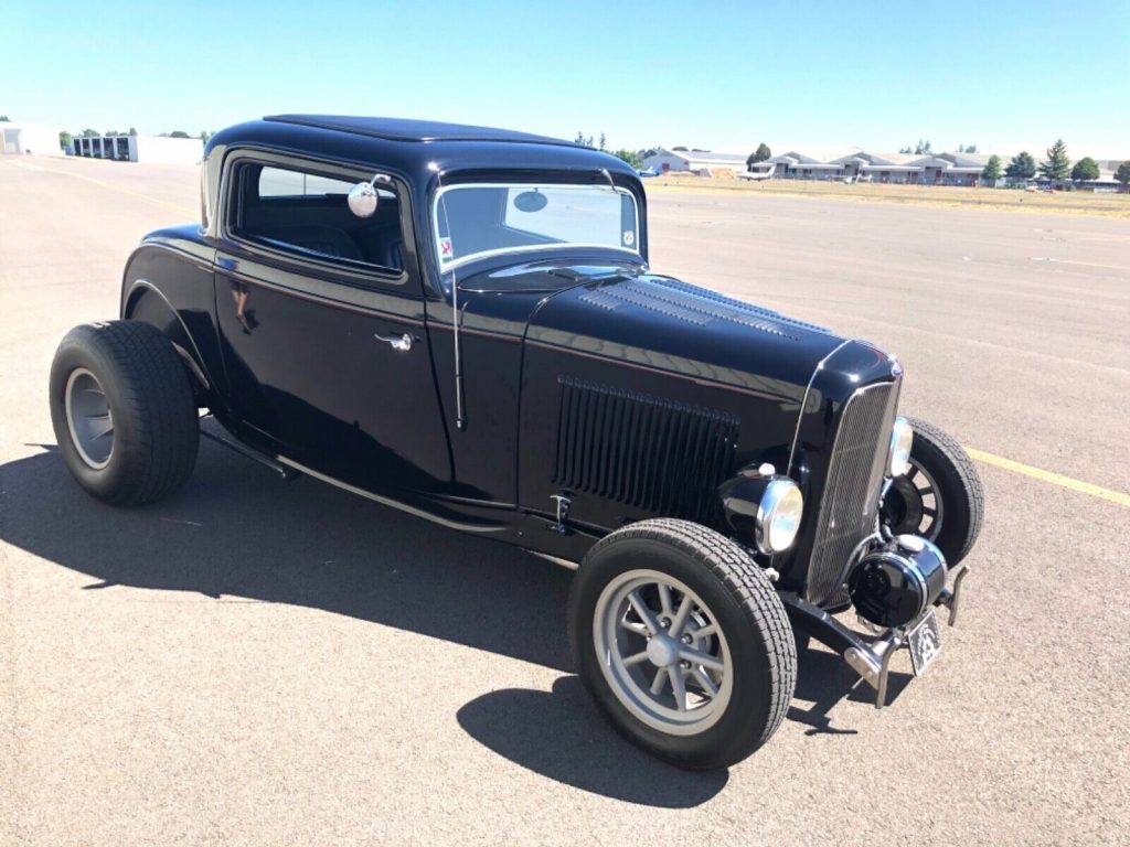 1932 Ford Deuce Coupe hot rod [completely serviced]