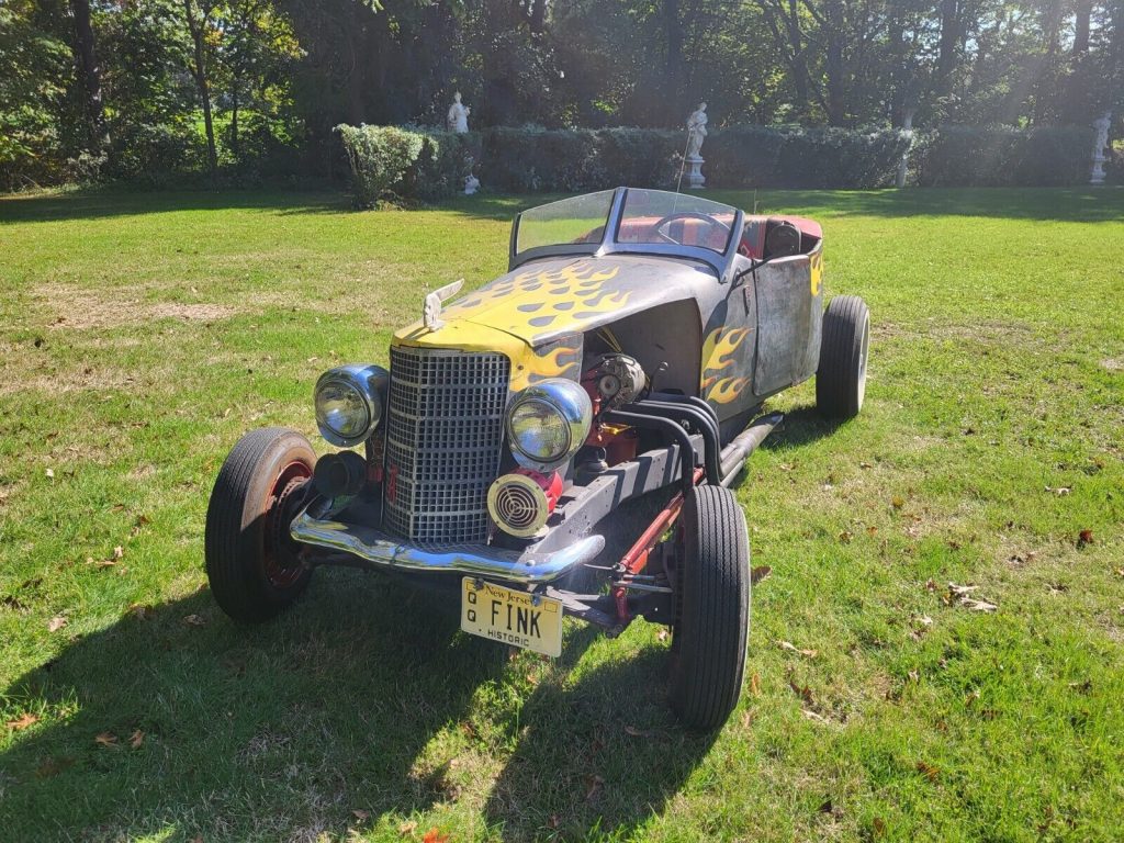 1930 Maxwell Body with fresh 1957 Chevy 283 Motor and 6 pack – Artfully done!