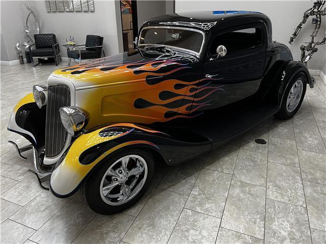 1934 Ford 3 Window Coupe 355 V8 Auto Trans A/C Show Car