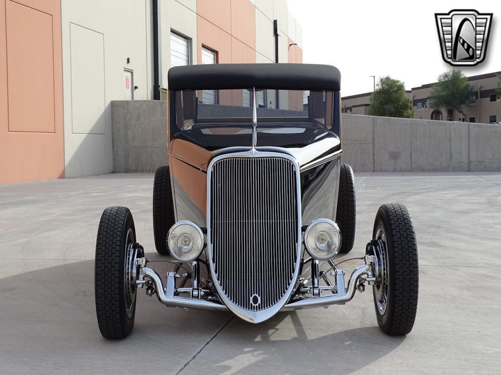 Black/Wood 1933 Ford Woody 402 CID V8 4 Speed