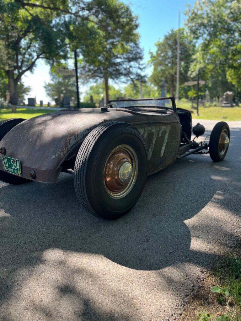 1933 Ford Roadster hot rod [flat head powered]