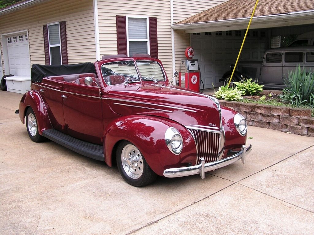 1939 Ford Custom hot rod [restored]