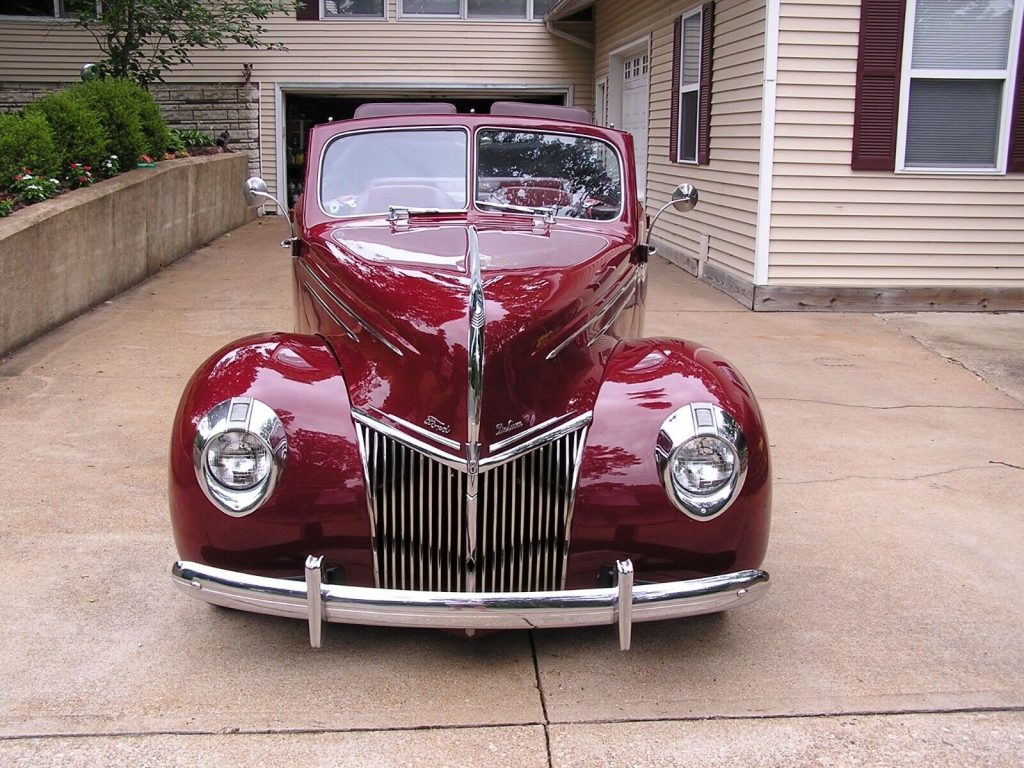 1939 Ford Custom hot rod [restored]