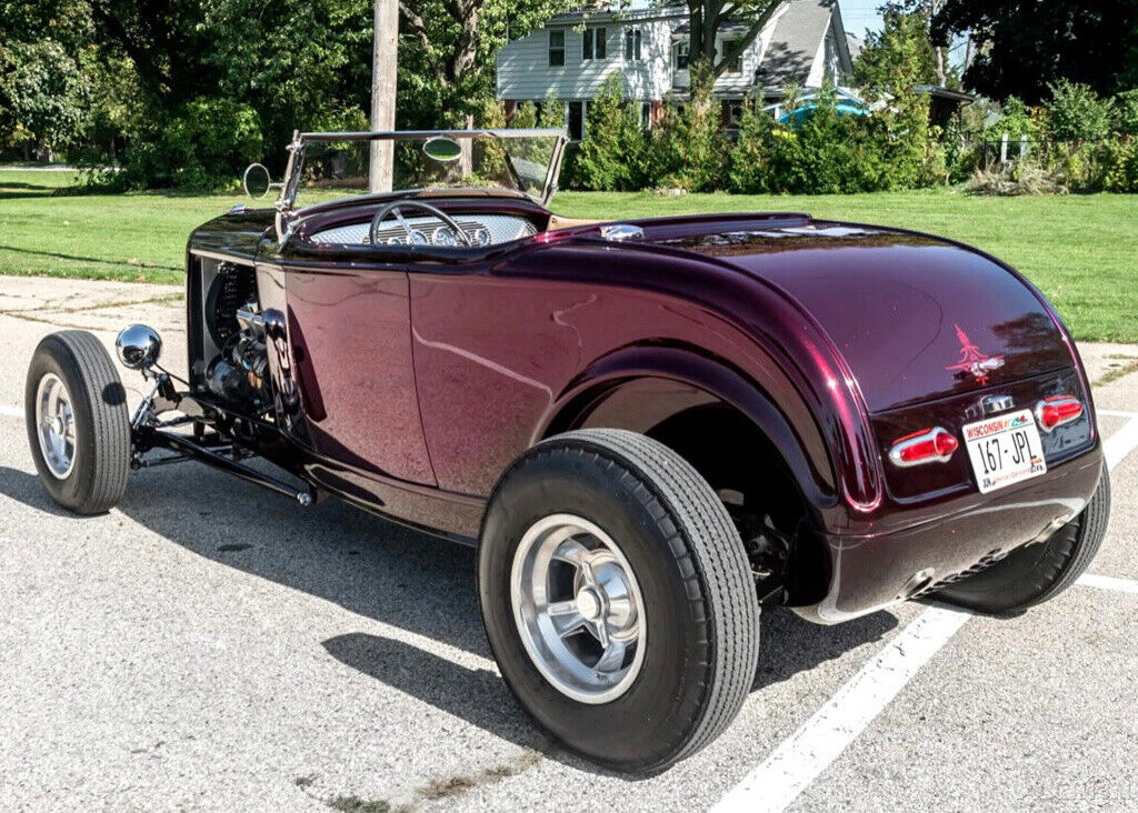 1932 Ford Roadster highboy hot rod [Chevy small-block V8]