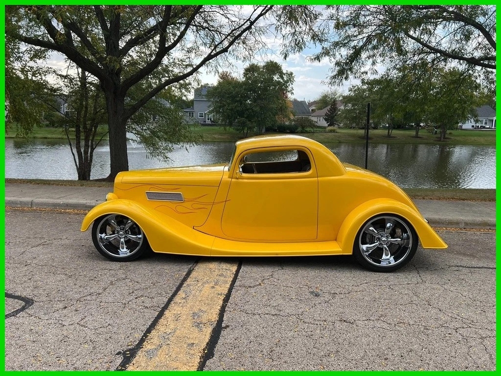 1932 Ford 3 Window Deuce Coupe Hot Rod Stock