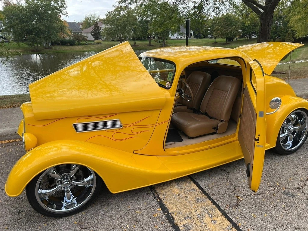 1932 Ford 3 Window Deuce Coupe Hot Rod Stock