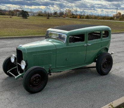 1932 Ford Deluxe Fordor Sedan for sale