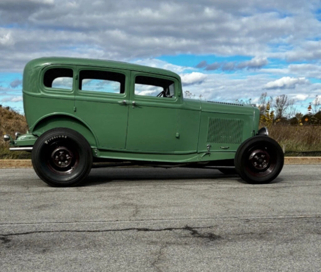 1932 Ford Deluxe Fordor Sedan