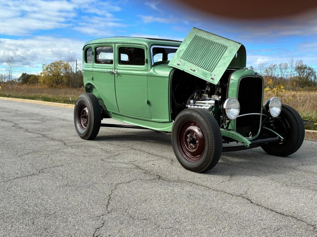 1932 Ford Deluxe Fordor Sedan