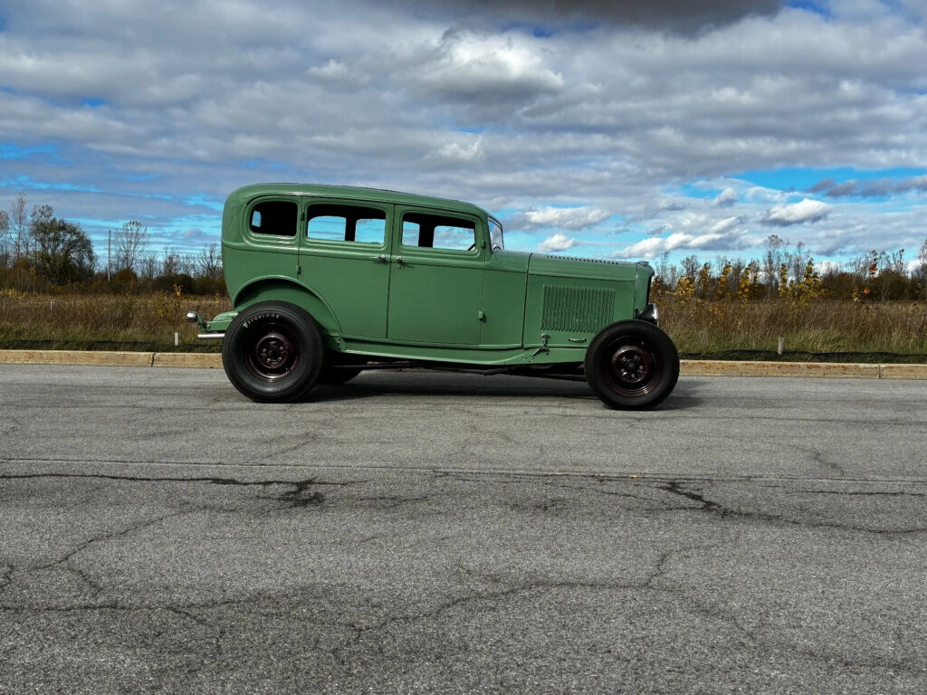 1932 Ford Deluxe Fordor Sedan