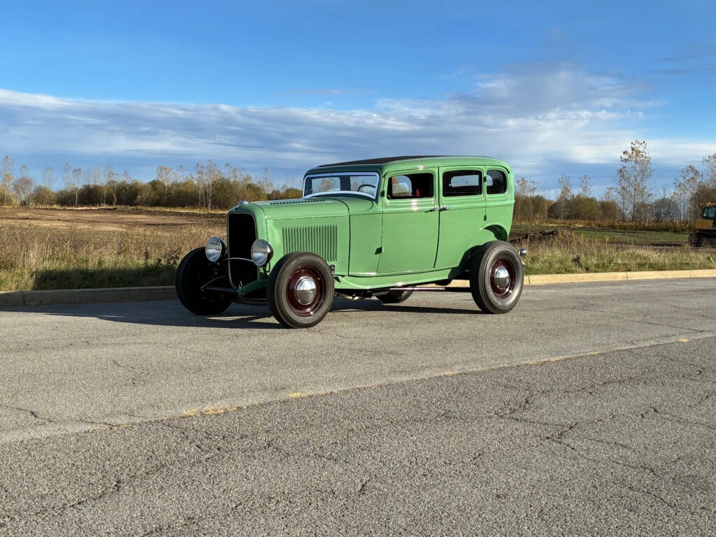1932 Ford Deluxe Fordor Sedan