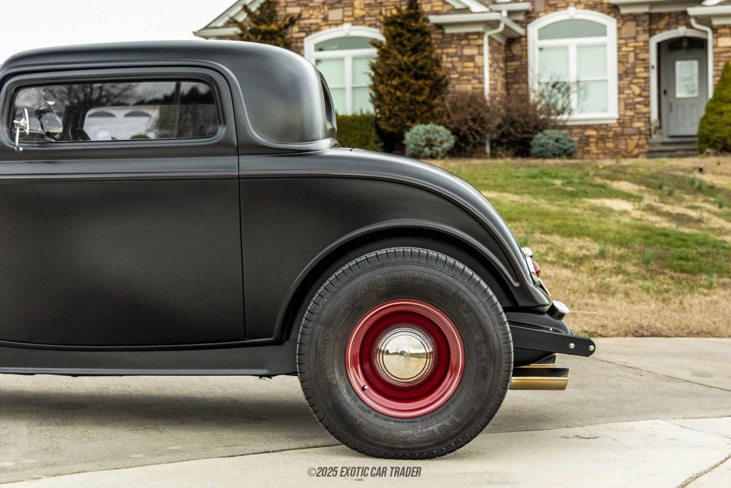 1932 Ford Model B 3-Window Coupe Hot Rod