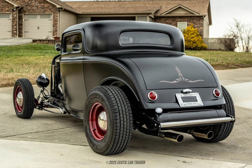 1932 Ford Model B 3-Window Coupe Hot Rod