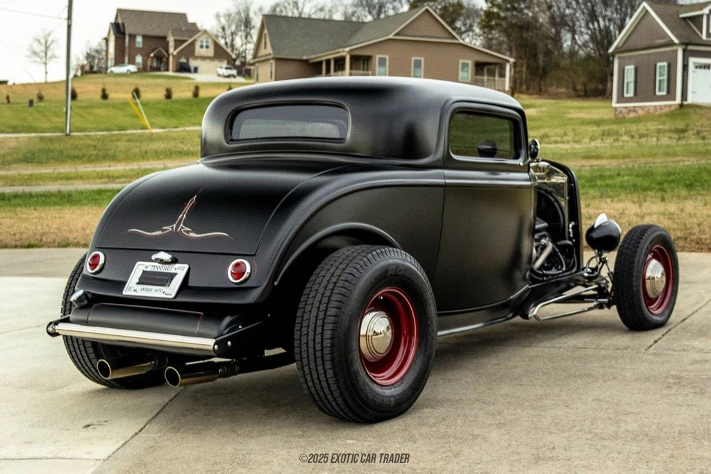 1932 Ford Model B 3-Window Coupe Hot Rod