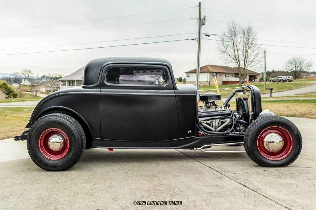 1932 Ford Model B 3-Window Coupe Hot Rod