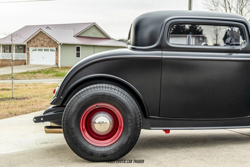1932 Ford Model B 3-Window Coupe Hot Rod