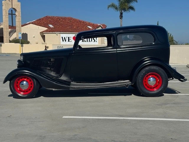 1934 Ford Tudor Sedan- hot rod / Street rod, Model A
