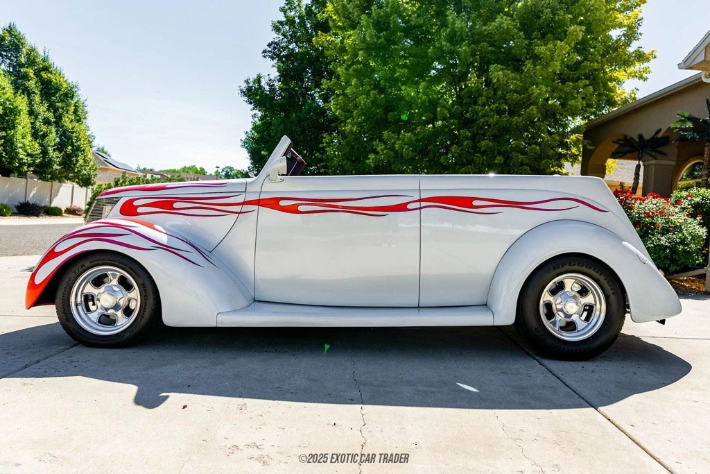 1937 Ford Model 78 Deluxe Hot Rod