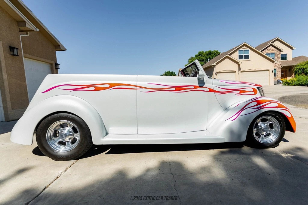 1937 Ford Model 78 Deluxe Hot Rod