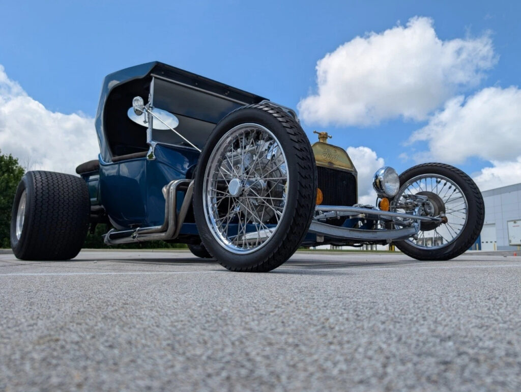 Blue 1923 Ford T-Bucket Hot Rod Sedan 350ci V8 3-Speed