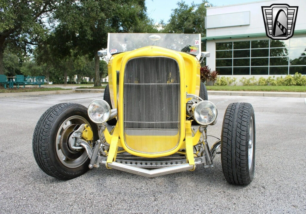 Yellow 1932 Ford Hot Rod / Hi-Boy Convertible 454 V8 Turbo 350  Availab