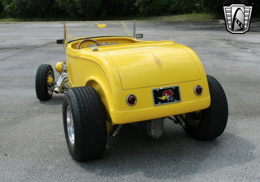 Yellow 1932 Ford Hot Rod / Hi-Boy Convertible 454 V8 Turbo 350  Availab