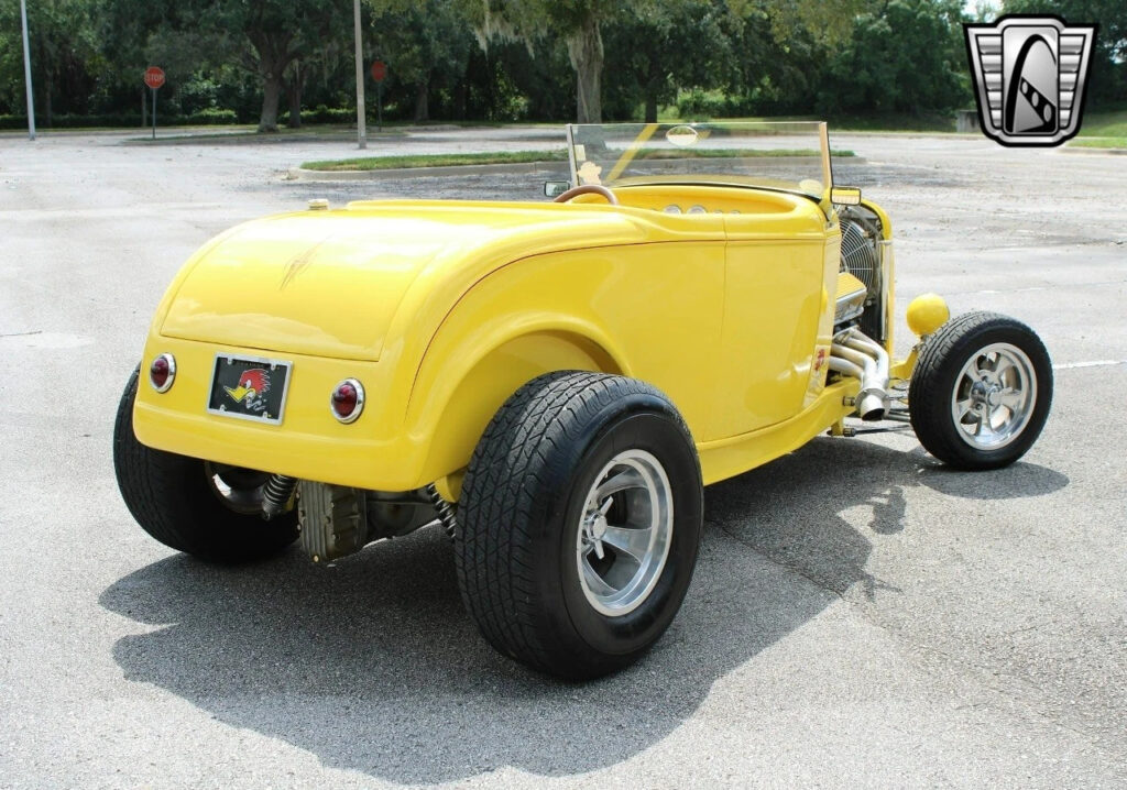 Yellow 1932 Ford Hot Rod / Hi-Boy Convertible 454 V8 Turbo 350  Availab